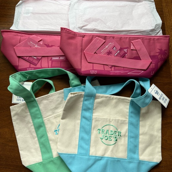 Trader Joe’s Bag Lot - Picture 1 of 1